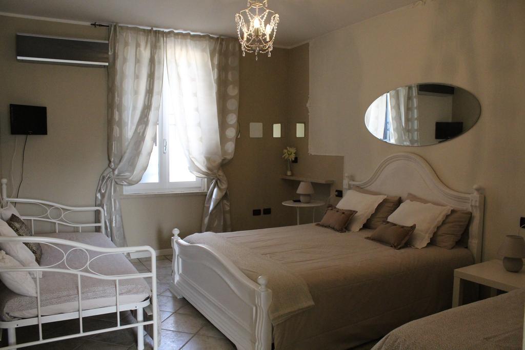 קסטלנואובו דל גארדה Maison Fortune חדר תמונה